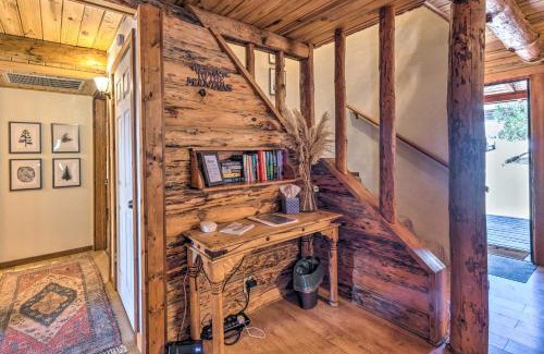 Ruidoso House | Rustic Ruidoso Log Cabin with Hot Tub and Deck!