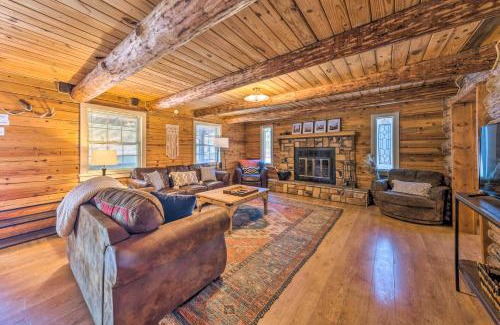 Ruidoso House | Rustic Ruidoso Log Cabin with Hot Tub and Deck!