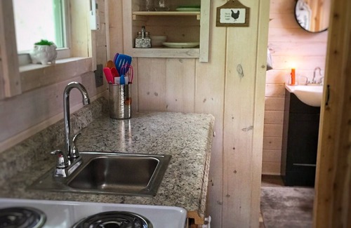 Newport Cabin | Rustic Tiny cabin Experience,Great Mtn. Location and views with private Hot Tub