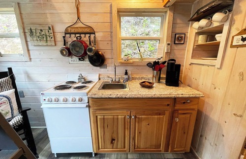 Newport Cabin | Rustic Tiny cabin Experience,Great Mtn. Location and views with private Hot Tub