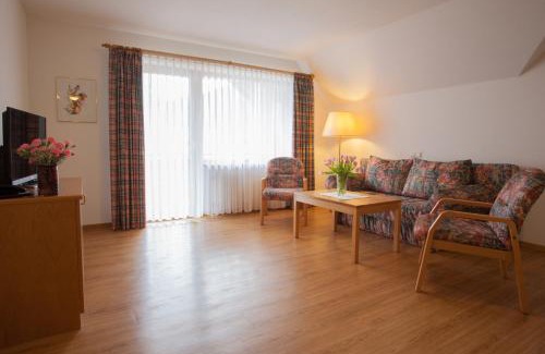 Simonswald Apartment | Rustikale 2 Zi.-FeWo 70 qm Barrierefrei Nähe Freiburg