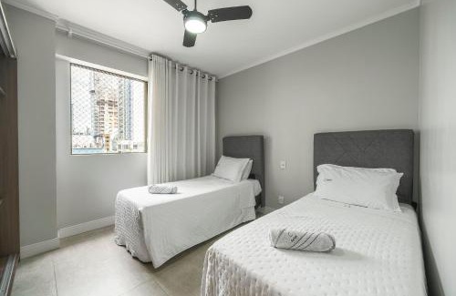 Barra Sul Apartment | Ruth de Sá 3 Dorm Quadra Mar by Achei Camboriú