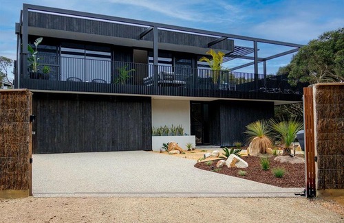 Rye House | Rye Back Beach Pool House