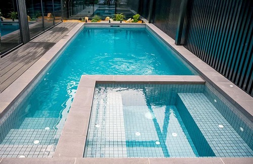 Rye House | Rye Back Beach Pool House