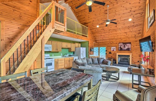 Battletown House | Ryman Riviera Home with Fireplace Steps to River