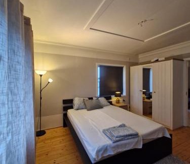 Lindesberg Apartment | Rymlig 90 kvm lägenhet i hjärtat av Lindesberg