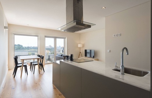 Bonfim Apartment | São Vitor Balcony Apartment (N75)