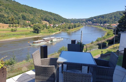 Konigstein an der Elbe Apartment | Sächsische Schweiz Ferienhaus Wohnung 2 mit hervorragendem Panoramablick über das Elbtal