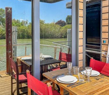 Gallician Boat Rental | Séjour Unique sur un Bateau "Marius"