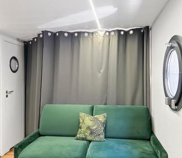 Gallician Boat Rental | Séjour Unique sur un Bateau "Marius"