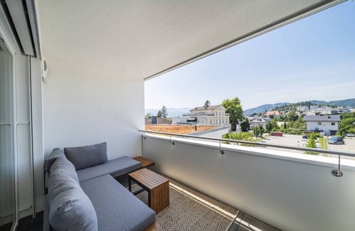 Gmunden Apartment | S.a.p.p.h.i.r.e |stylish 3 BR AP with balcony