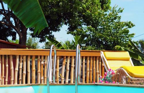 Les Mangles House | S'cale TropiKal - Gite cosy avec piscine privée