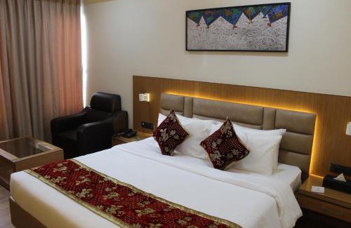 Kalaburagi Hotel | S R Continental