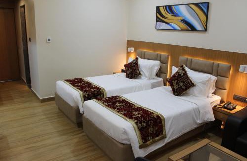 Kalaburagi Hotel | S R Continental