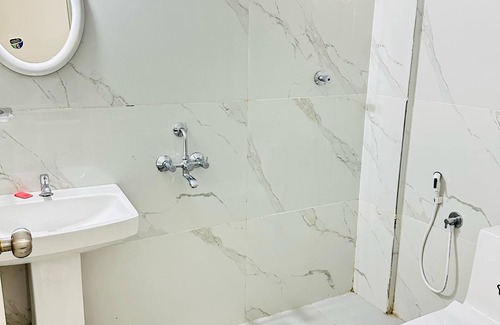 JP Nagar Hotel | S V COMFORTS