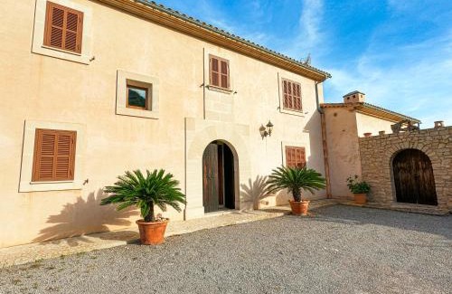 Felanitx Villa | Sa Sinia - Family rural house with pool and mountain views