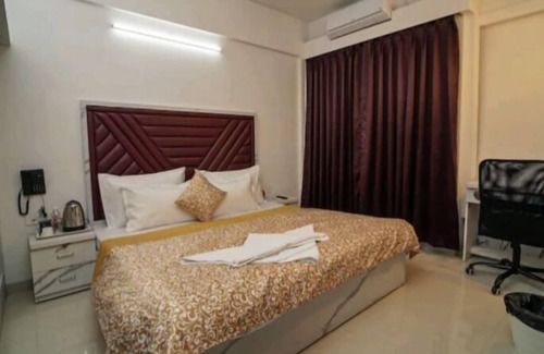 Aundh Hotel | Saara Residency