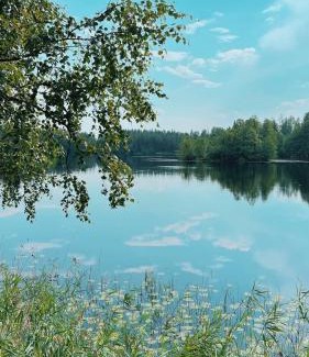 Polva County Ski Chalet | Saarjärve Väike Puhkemaja järve ääres