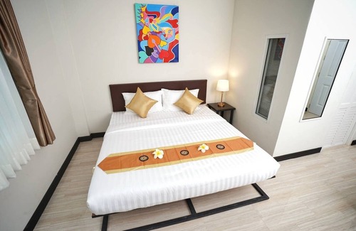 Sanambin Hotel | Sabai DoubleBed +Massage 30 Mins 1 pax + Breakfast