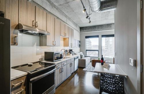 Warehouse District Apartment | Sable 302 - Alcove