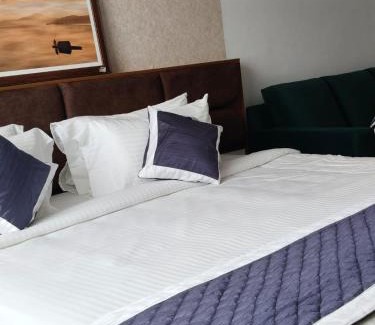 Karumom Hotel | SABU's GRAND ROYALE HOTEL