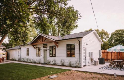 East Sacramento House | Sacramento Guest House with Patio about 5 Mi to Downtown