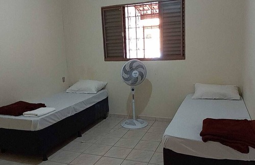 Santa Monica House | Safe house with 3 bedrooms, 6 people.