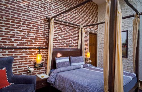 Chail Villa | SaffronStays Ekam Walnut Suite, Chail