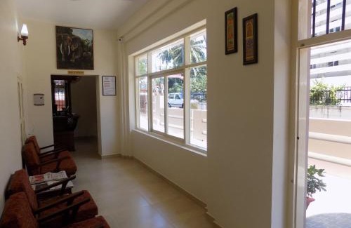 Thampanoor Hotel | Safire Residency