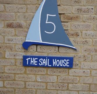 Lancelin House | Sail House overlooking Lancelins main park