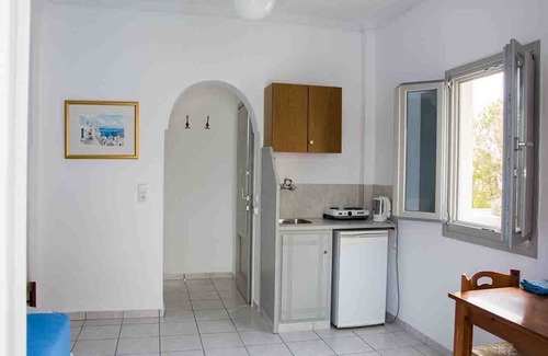 Kamari Apartment | Sail Inn