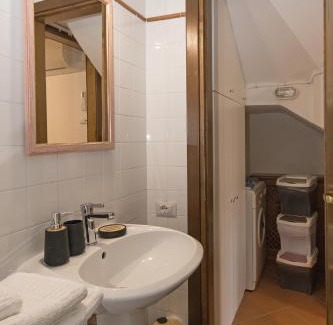 Attigliano Apartment | SAILA Monolocale VENERE