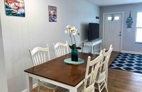 Stuart Apartment | Sailfish Suites - 11 - pet friendly