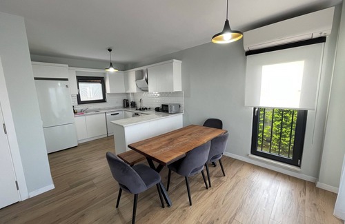 Sapanca Villa | Sakarya Sapanca Ünlüce 5+1 Private (HEATED) Pool-Luxury 10-person Holiday Villa