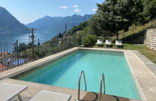 Sala Comacina Apartment | SALA COMACINA APARTMENT NO 4-SLEEPS 10 by Italian Apartments