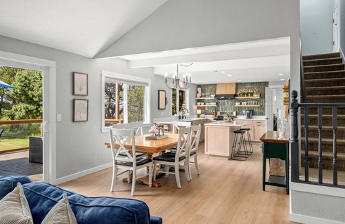 Warrenton House | Salt & Pine Retreat- Remodeled beachfront home 10 min from Seaside. Sleeps 8!