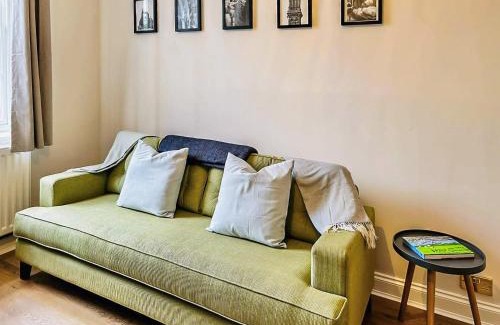 Saltaire Village House | Saltaire Mill Cottage