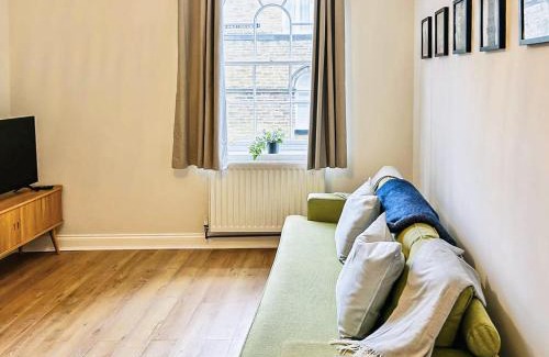 Saltaire Village House | Saltaire Mill Cottage