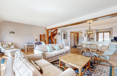 Quechee House | Saltbox 12B