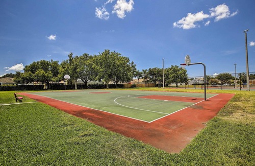 Sabal Harbour Cottage | Saltwater Pool, Spa & Lanai: Bradenton Home