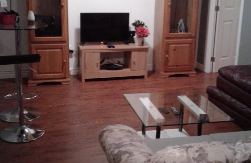 Sainte-Therese House | Same thing at home - Nice basement bungalow