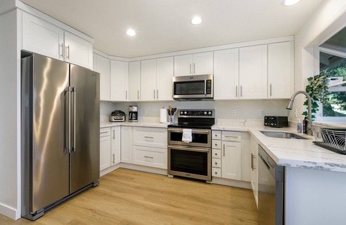 Inglewood House | Sammamish Modern Family & Pet Friendly Home