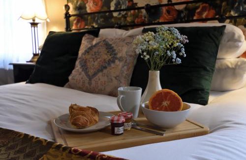 Lichfield Apartment | Samuels' a duplex apartment by Spires Accommodation in Lichfield City Centre