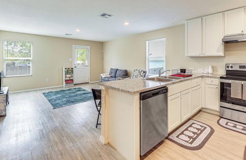 Southside Cottage | San Antonio Vacation Rental: 3 Mi to Lackland AFB