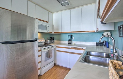 Crown Point Apartment | San Diego Condo 3 Blocks to Pacific Beach!