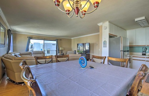 Crown Point Apartment | San Diego Condo 3 Blocks to Pacific Beach!