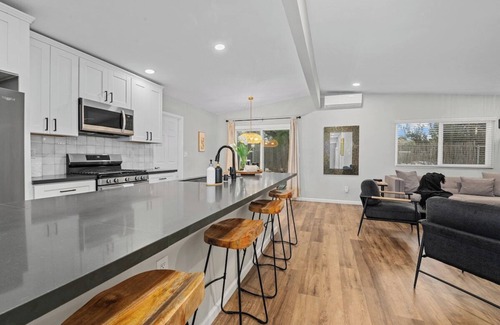 Fairmount Park House | San Diego Getaway | Close to Zoo & Dining