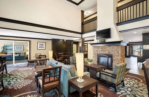 Carmel Mountain Ranch Hotel | San Diego Getaway: Spacious Suites w/Pool, Breakfast Buffet & Parking Included!