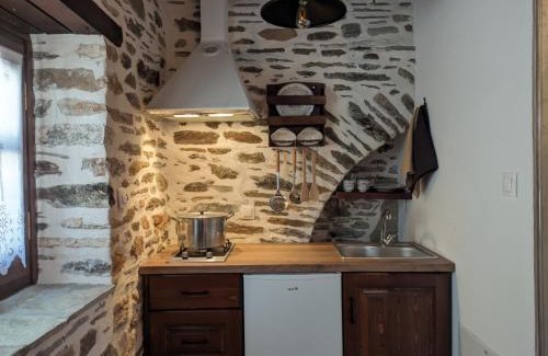 Agios Lavrentios Apartment | San Lorenzo Cottage - Παραδοσιακά Πέτρινα Δωμάτια