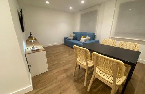 Leon Apartment | San Mames Leon con Garaje incluido para coche mediano